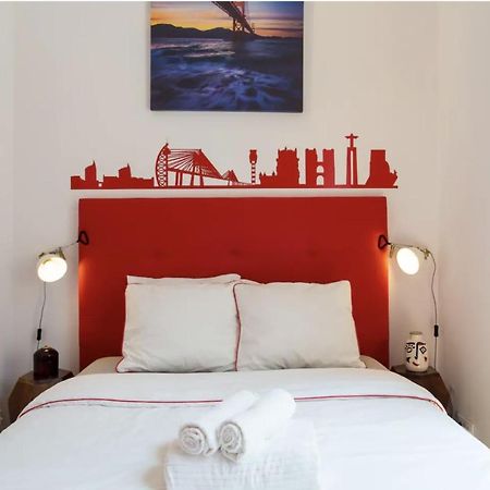 شقة Beautiful 3-Story House In Chiado With A 40M² Private Terrace Lisboa المظهر الخارجي الصورة