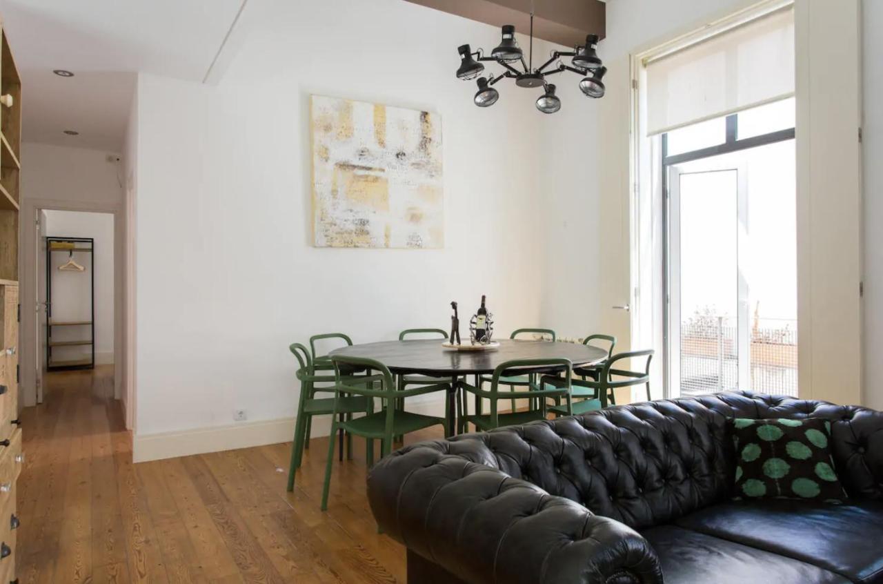 شقة Beautiful 3-Story House In Chiado With A 40M² Private Terrace Lisboa المظهر الخارجي الصورة