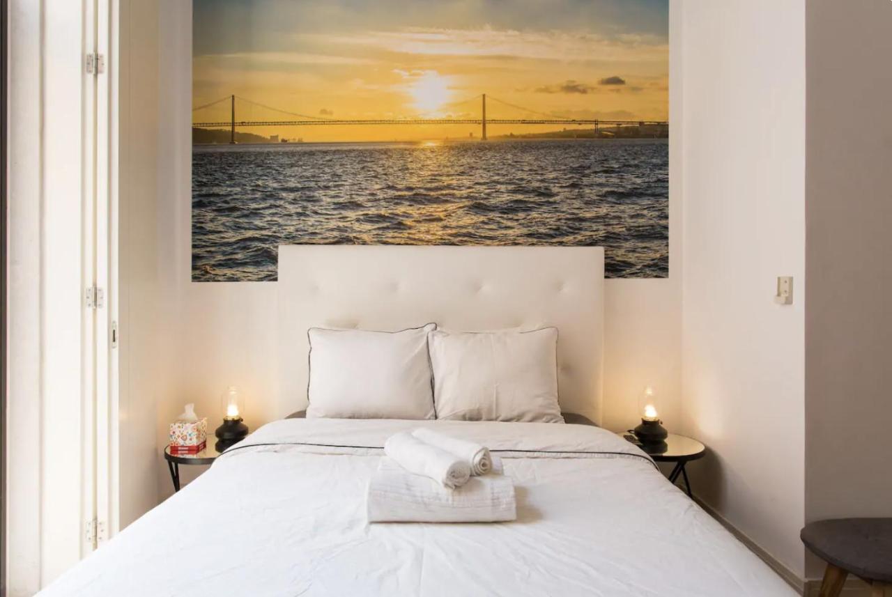 شقة Beautiful 3-Story House In Chiado With A 40M² Private Terrace Lisboa المظهر الخارجي الصورة