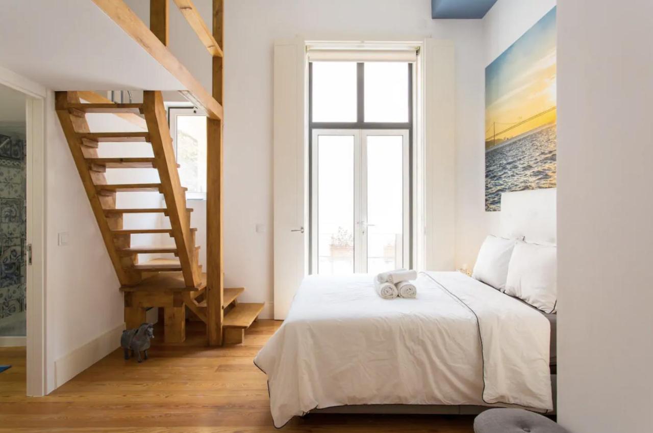 شقة Beautiful 3-Story House In Chiado With A 40M² Private Terrace Lisboa المظهر الخارجي الصورة