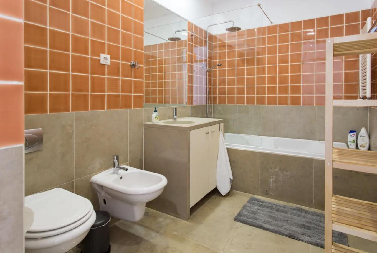 شقة Beautiful 3-Story House In Chiado With A 40M² Private Terrace Lisboa المظهر الخارجي الصورة