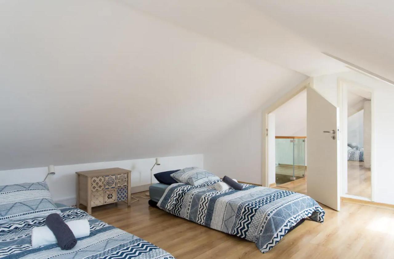 شقة Beautiful 3-Story House In Chiado With A 40M² Private Terrace Lisboa المظهر الخارجي الصورة