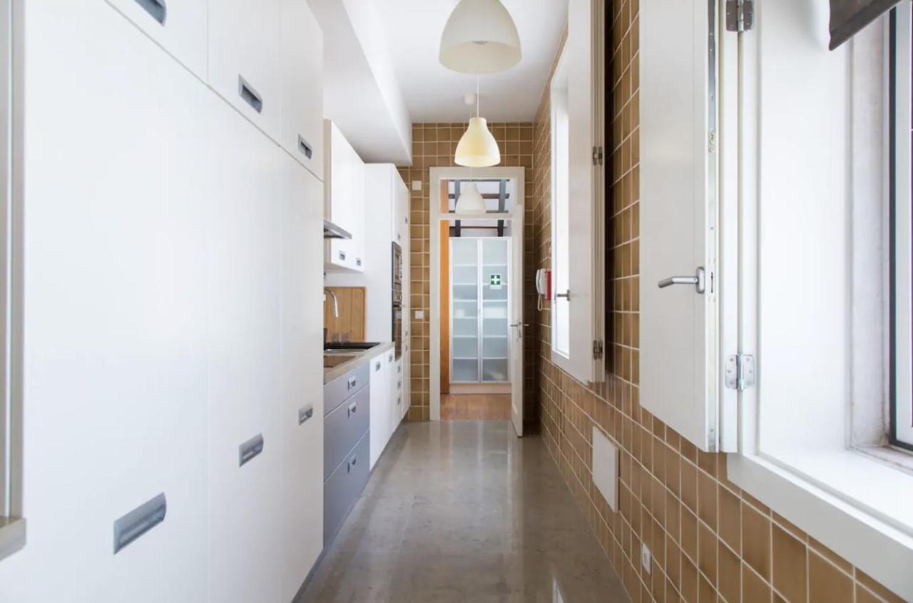 شقة Beautiful 3-Story House In Chiado With A 40M² Private Terrace Lisboa المظهر الخارجي الصورة